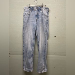 Cotton on men’s light washed jeans